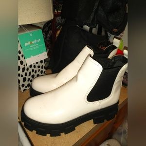 Ladies boots